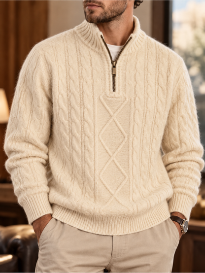 Henrik Herrenpullover mit Zopfmuster und Stehkragen in Creme